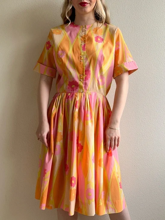 Vintage 1950s Orange and Pink Sorbet Print Dress (M) - Picture 4 of 13